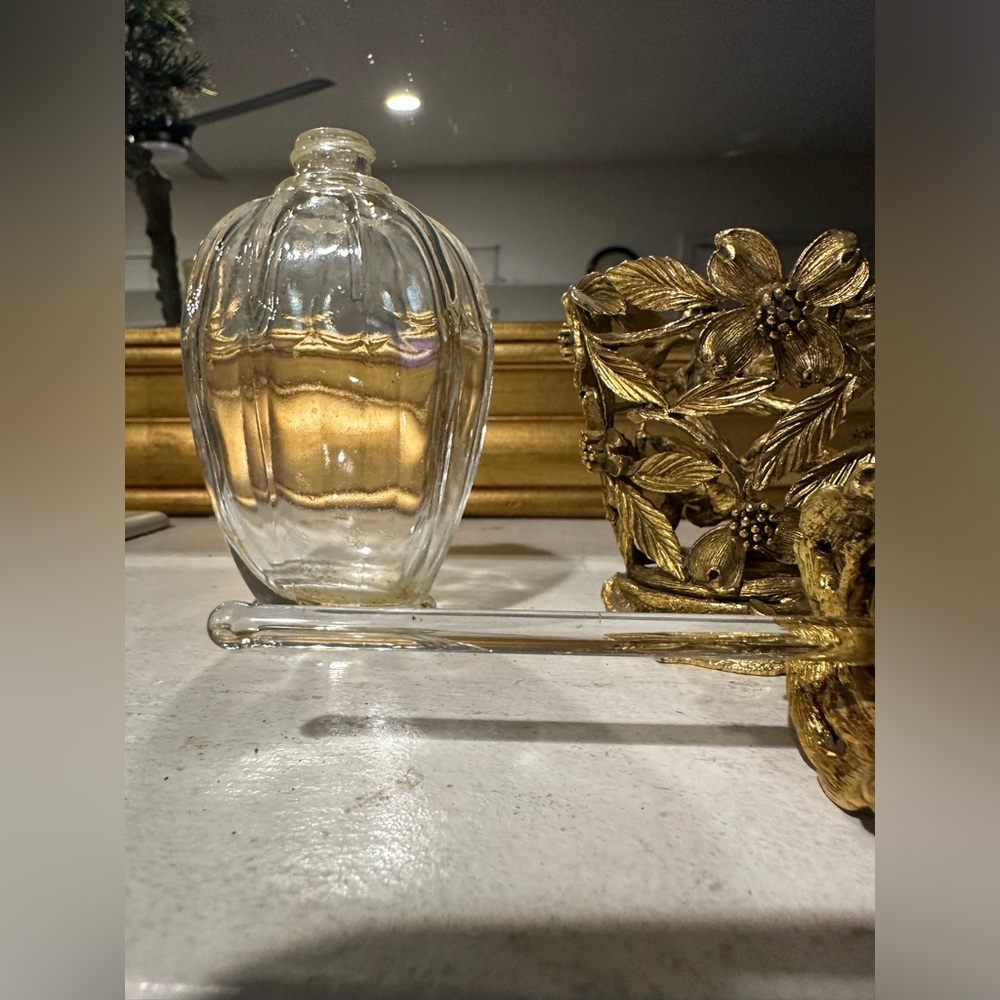 Vintage Matson Gold Plated Ormulo and Glass Perfume Bottle and Dauber Bird Flaw. - Picture 7 of 7